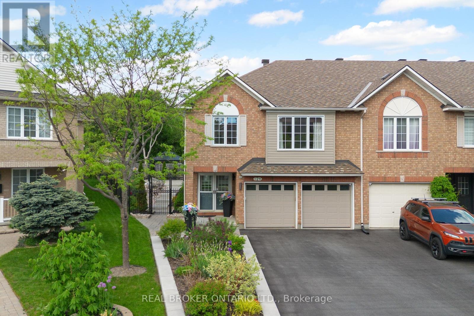 124 MACASSA CIRCLE - 2