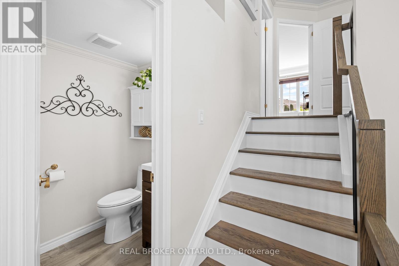 124 MACASSA CIRCLE - 23