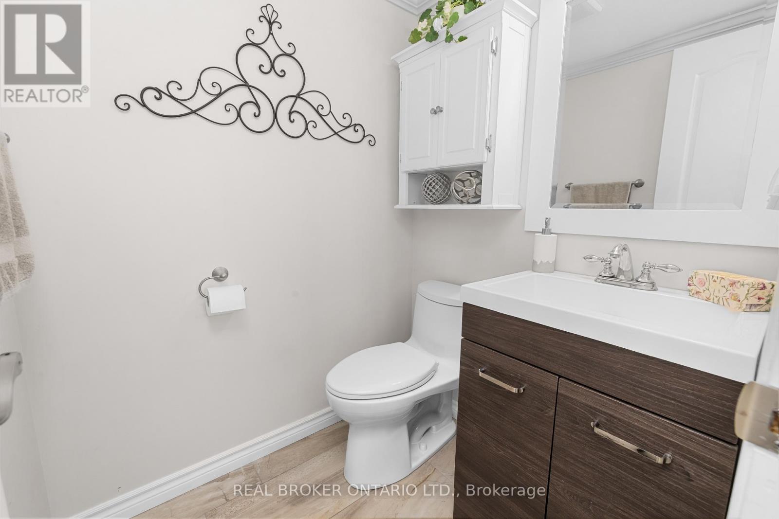 124 MACASSA CIRCLE - 25
