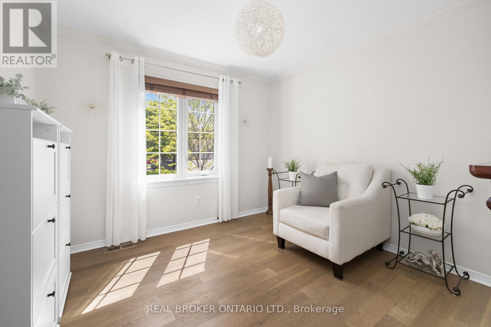 124 MACASSA CIRCLE - 33