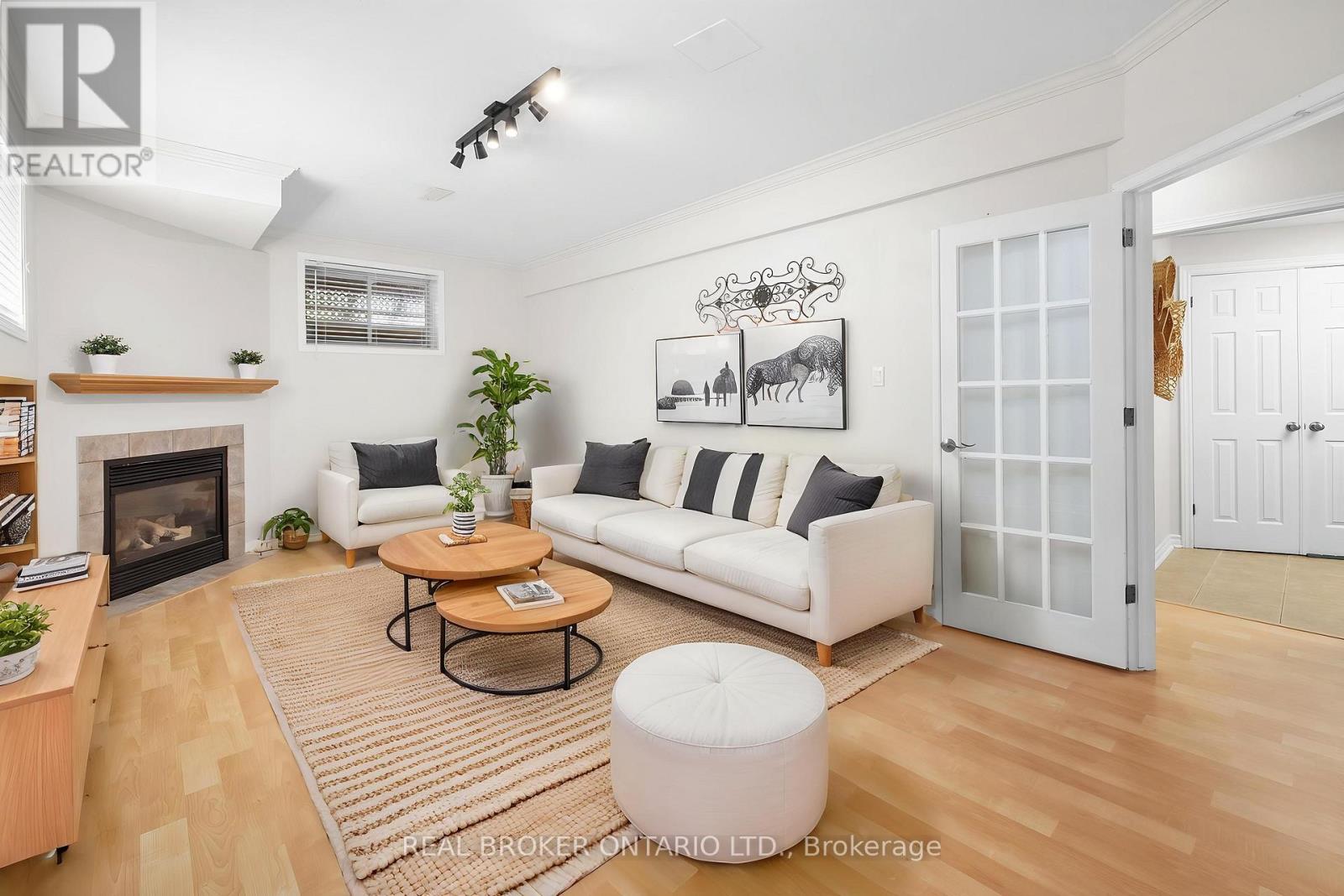 124 MACASSA CIRCLE - 36