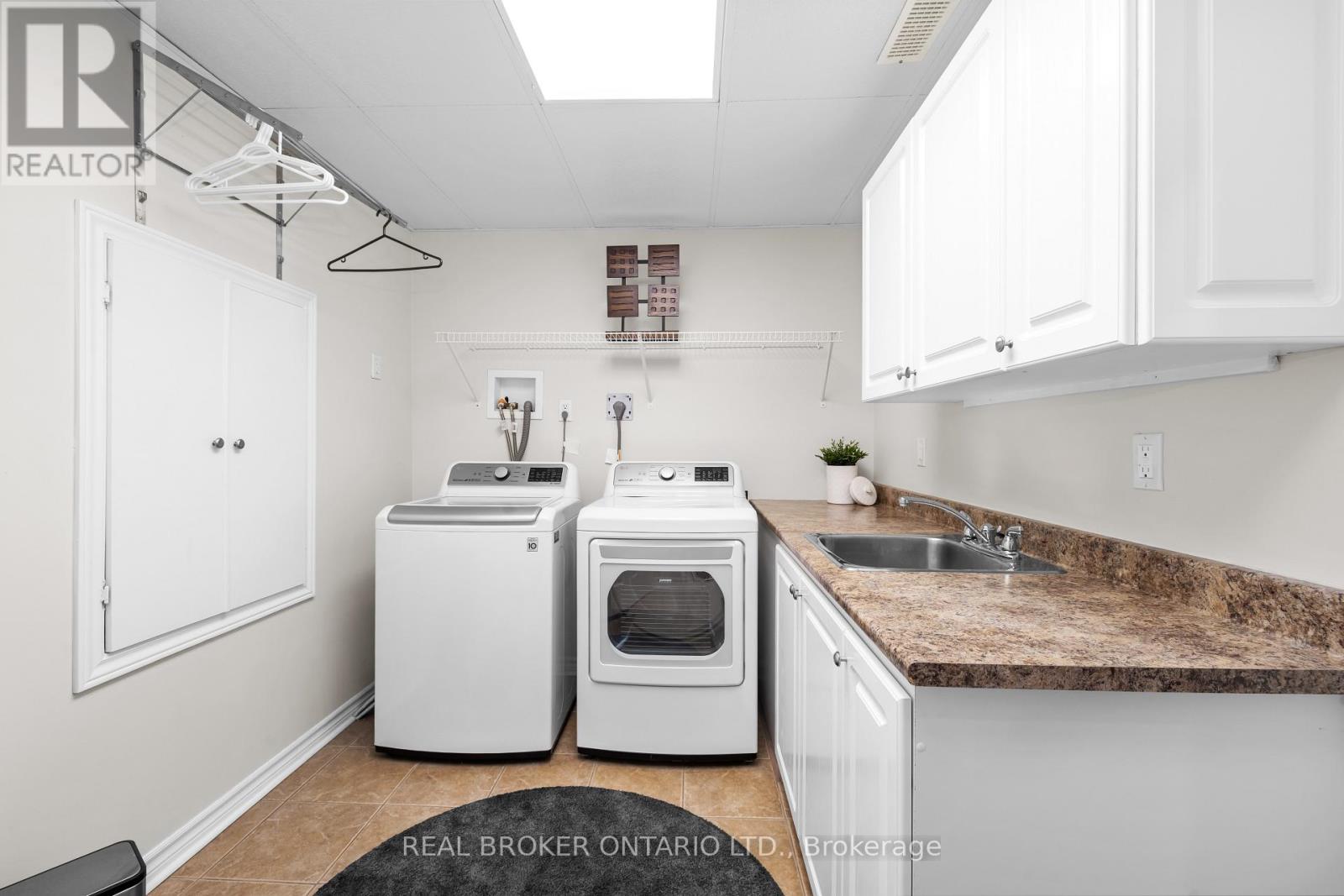 124 MACASSA CIRCLE - 39