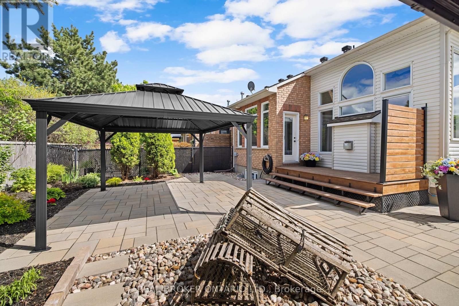 124 MACASSA CIRCLE - 43