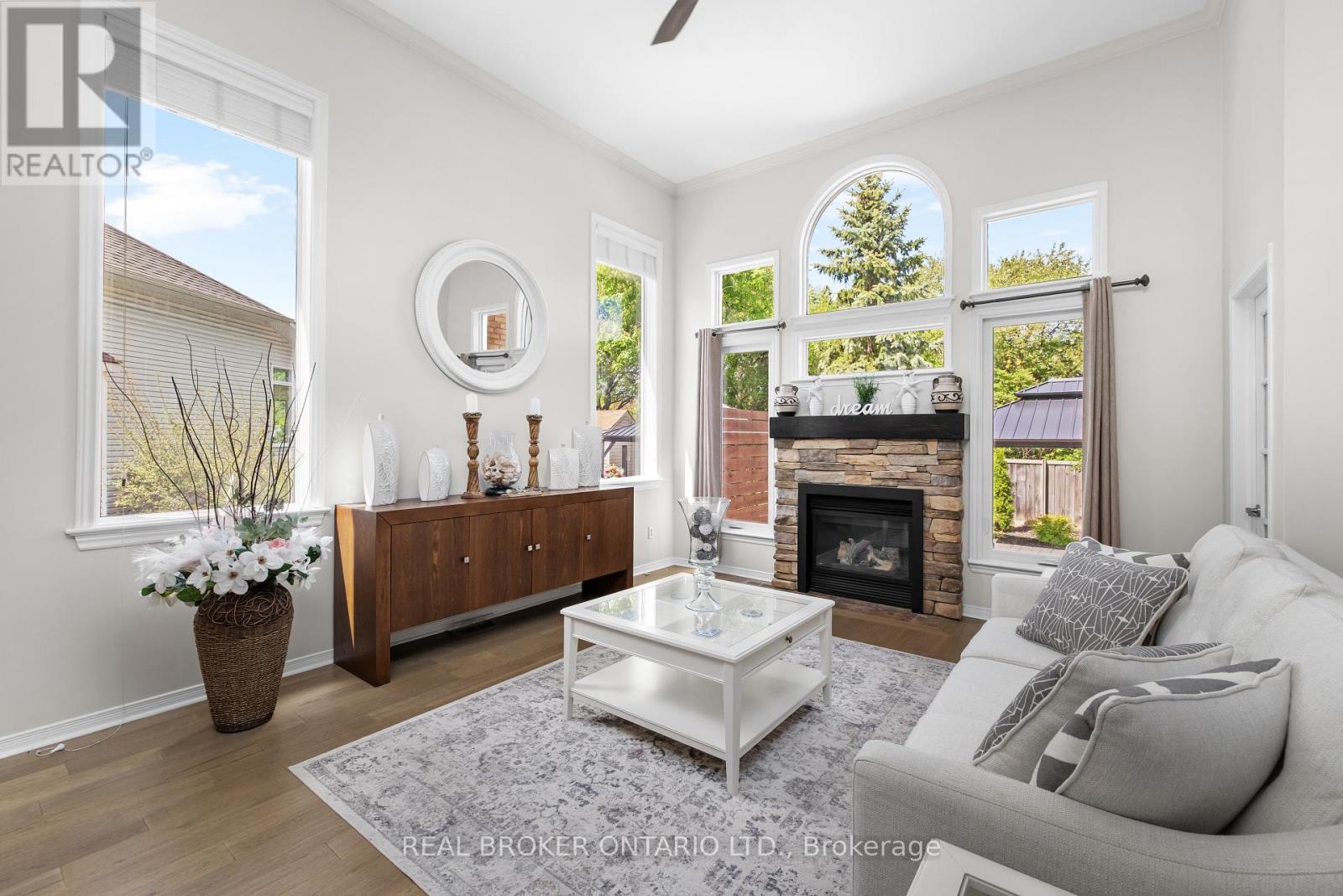 124 MACASSA CIRCLE - 9