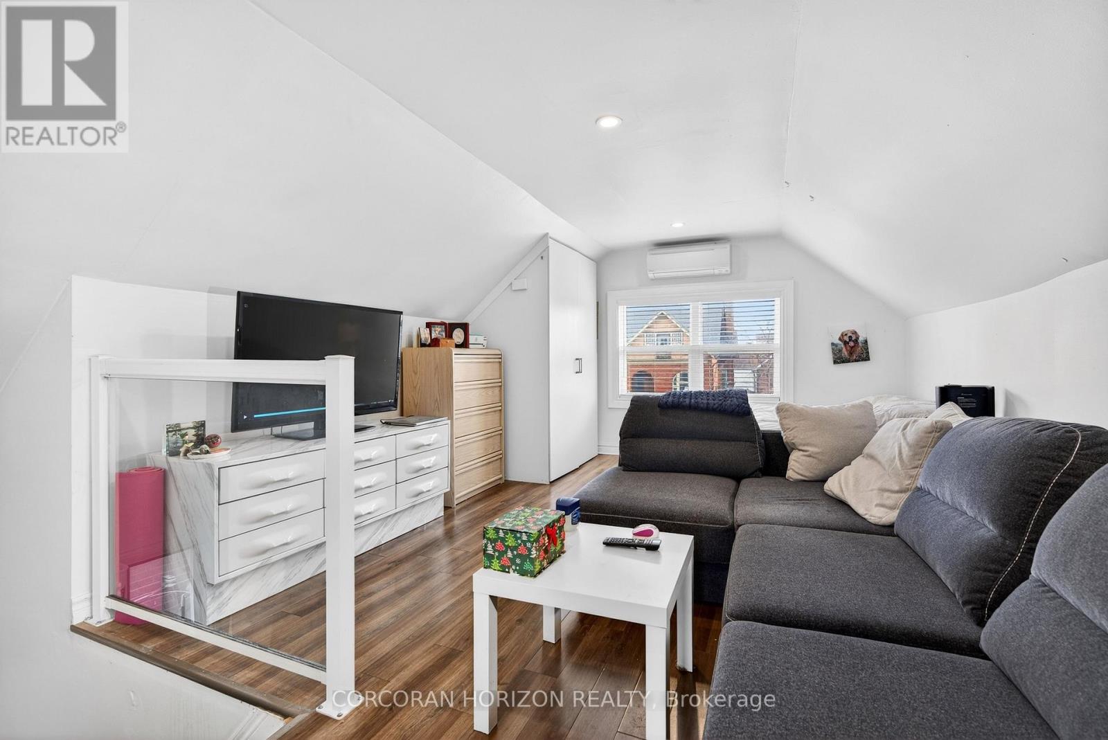 256 KEELE STREET - 21