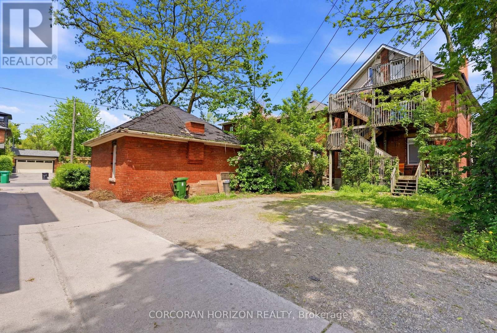 256 KEELE STREET - 33