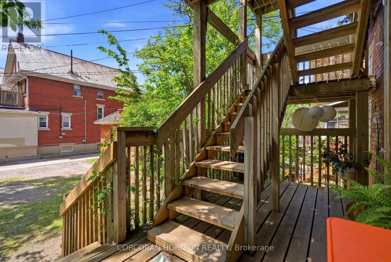 256 KEELE STREET - 11