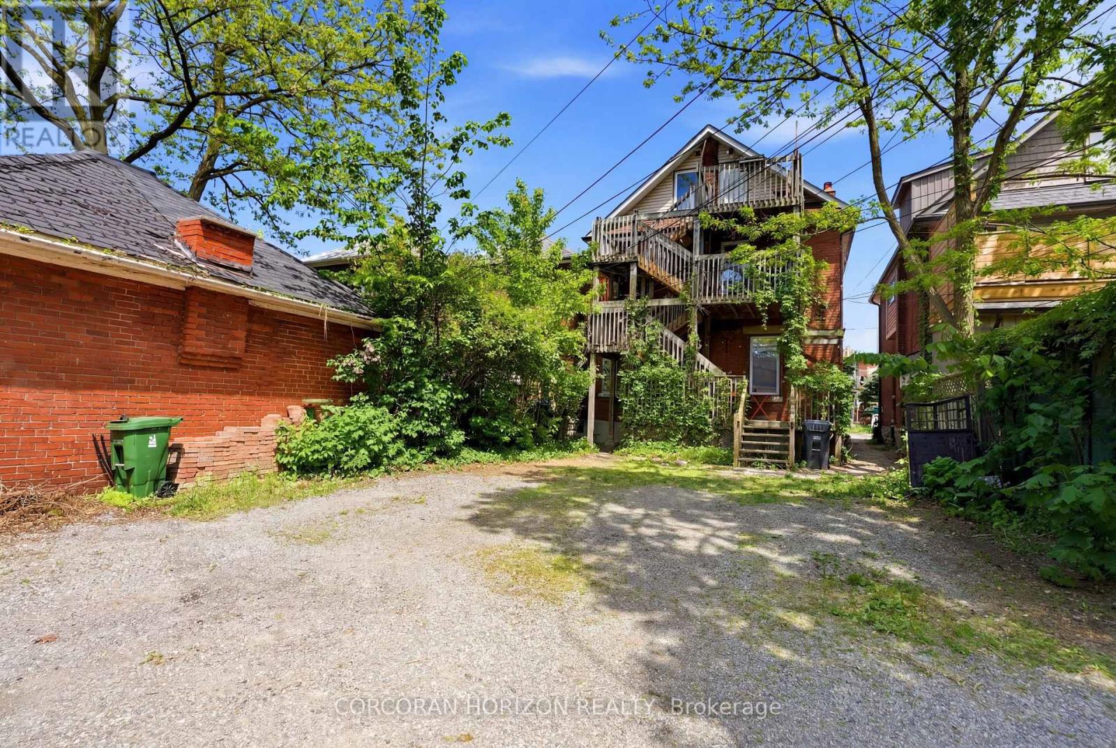 256 KEELE STREET - 32