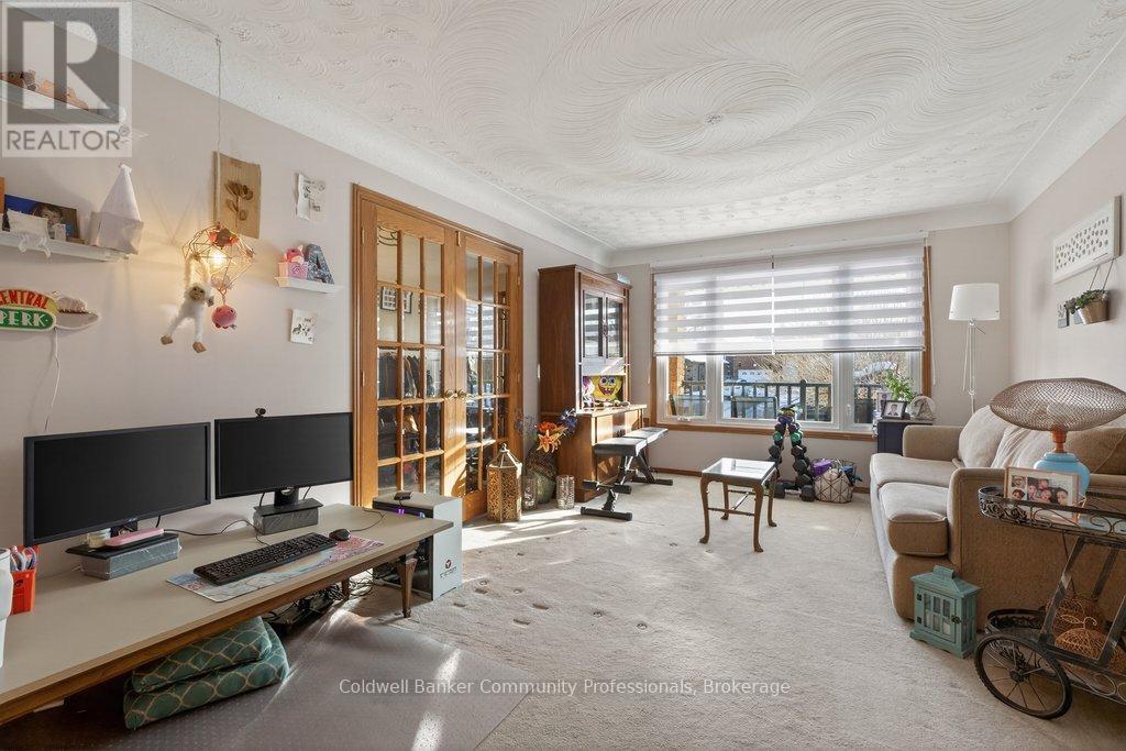 42 LASILA COURT - 10