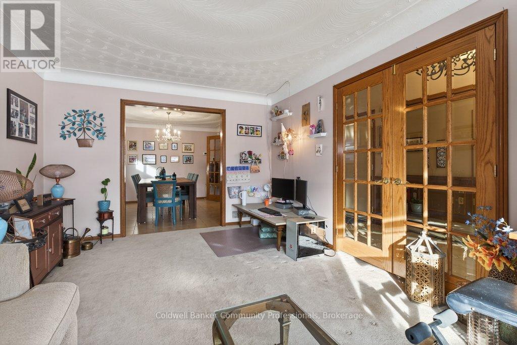 42 LASILA COURT - 13