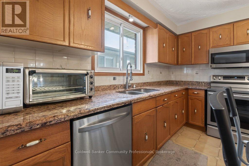 42 LASILA COURT - 21