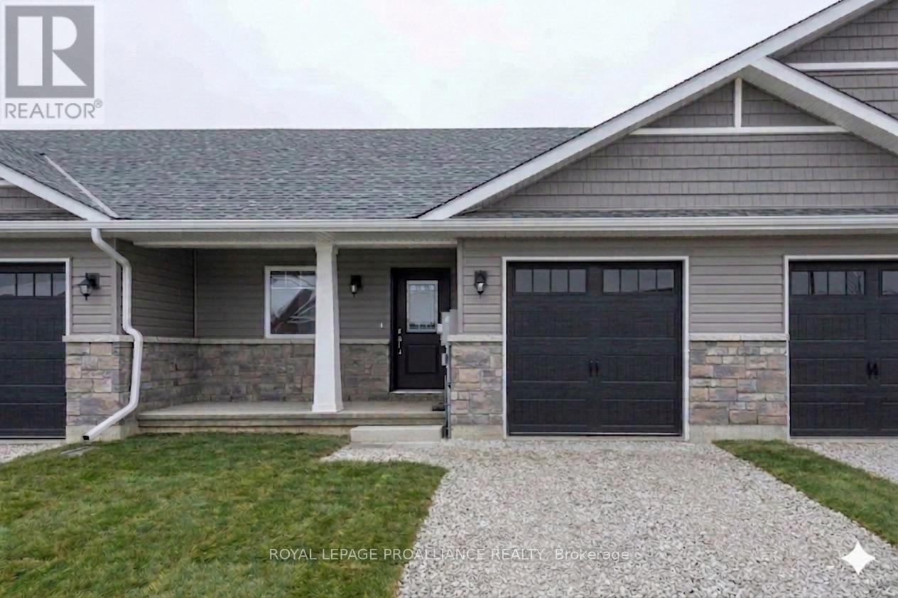 119 FARRINGTON CRESCENT - 1