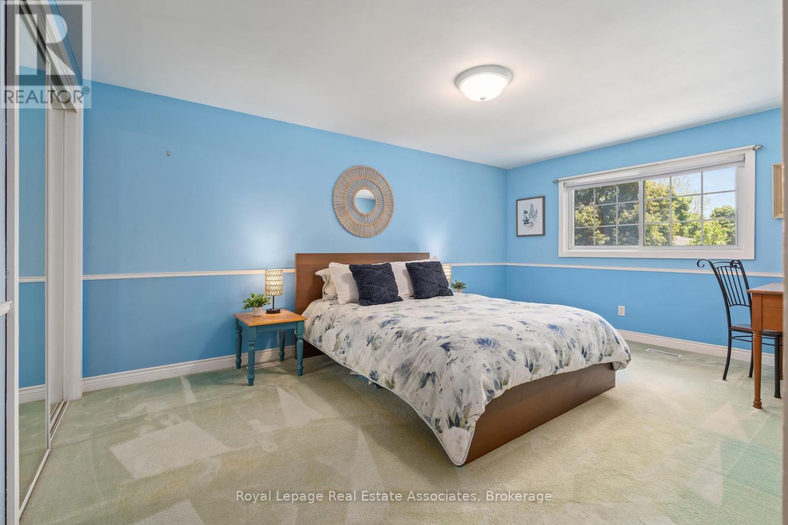 17 METCALFE COURT - 16