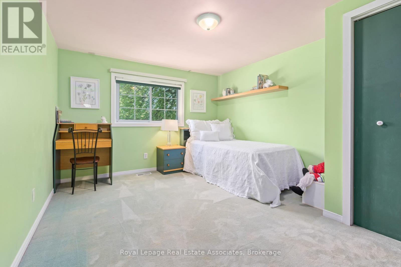 17 METCALFE COURT - 19