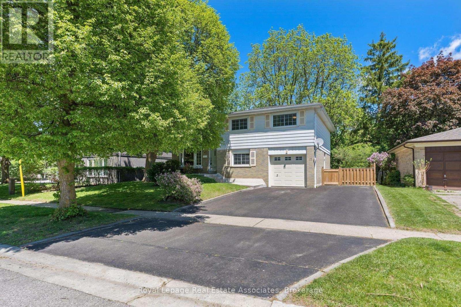 17 METCALFE COURT - 1
