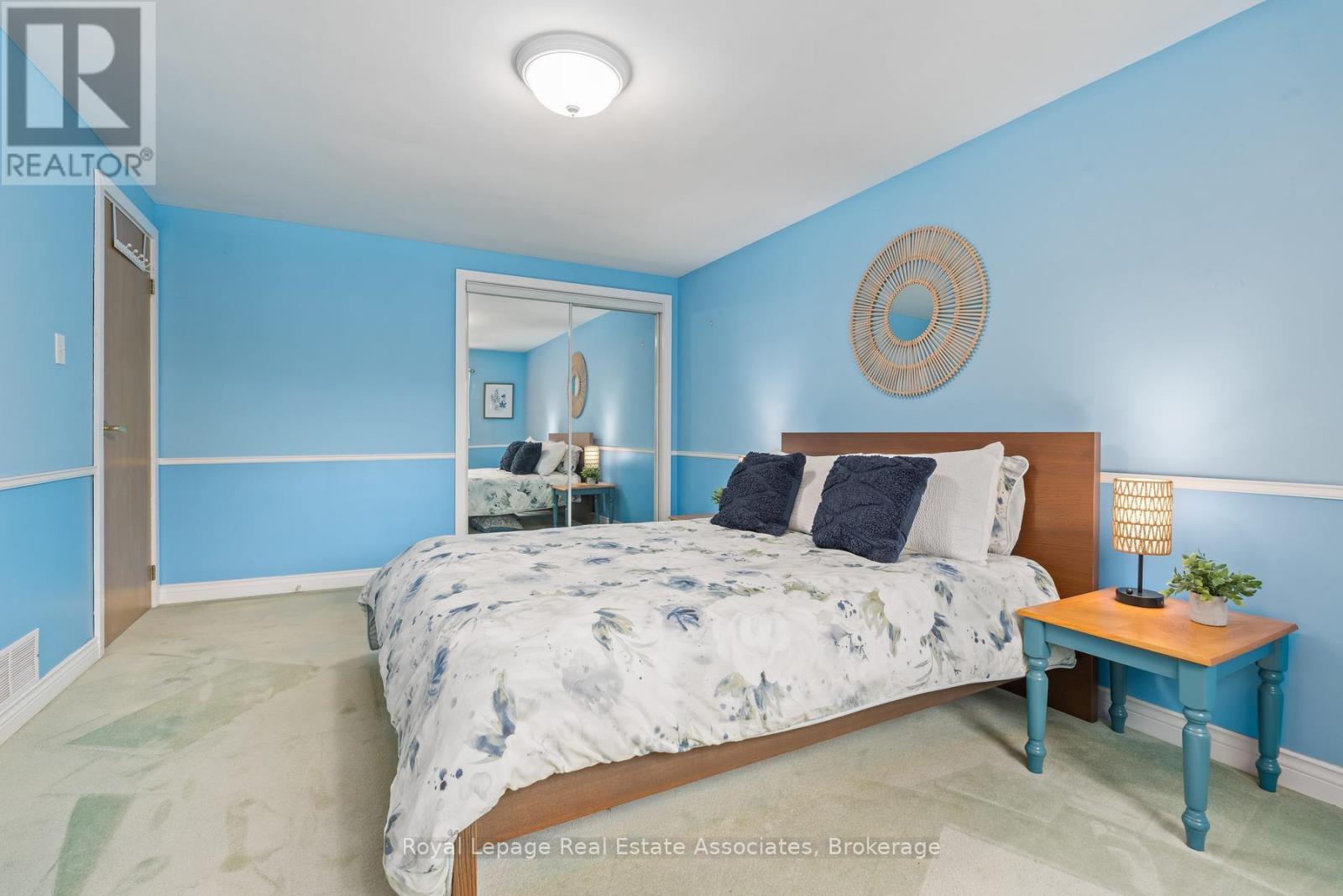 17 METCALFE COURT - 17