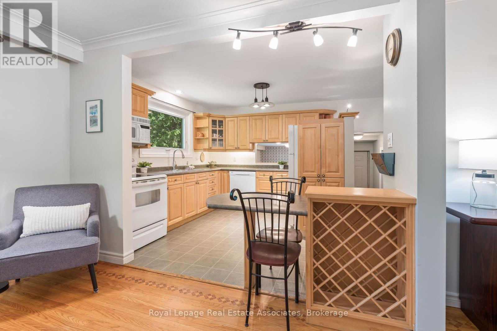 17 METCALFE COURT - 11