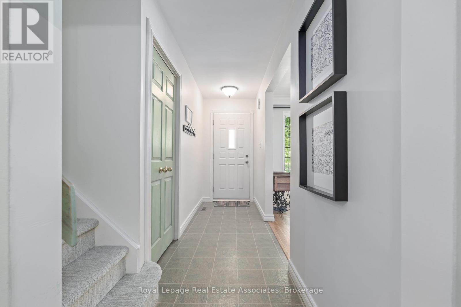17 METCALFE COURT - 5