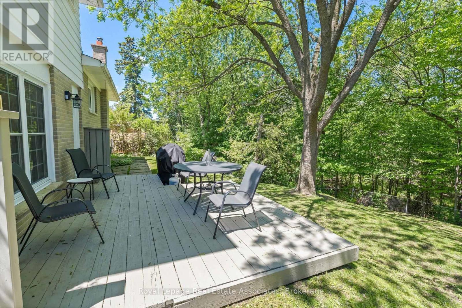 17 METCALFE COURT - 37