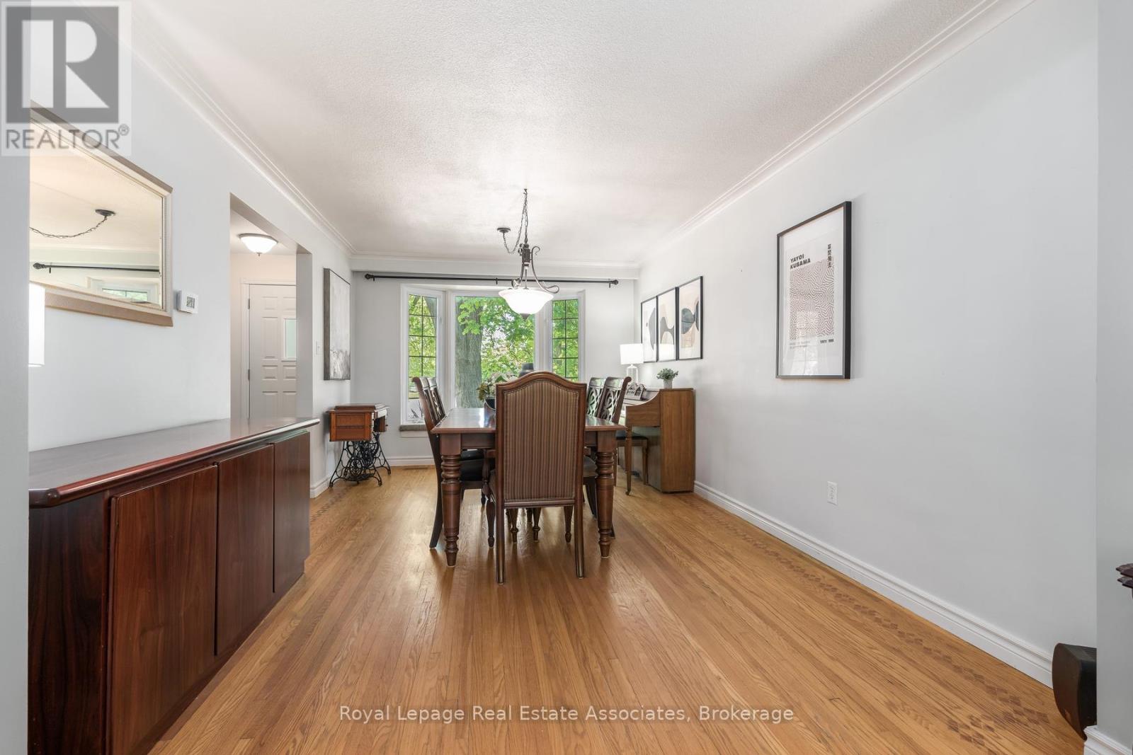 17 METCALFE COURT - 8
