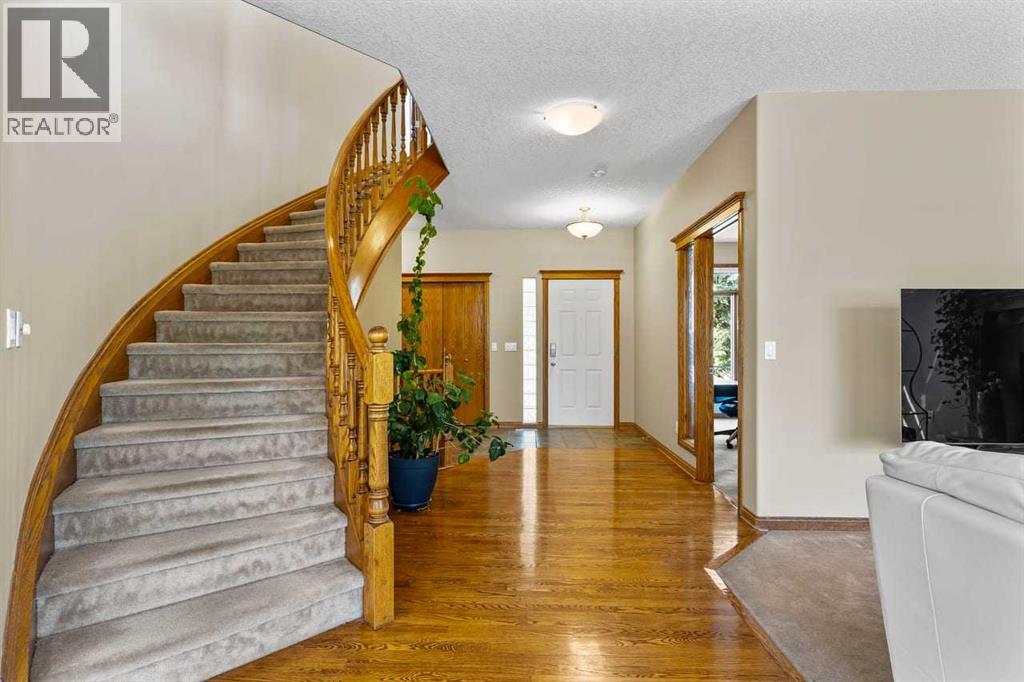 322 Hampstead Way NW - 2