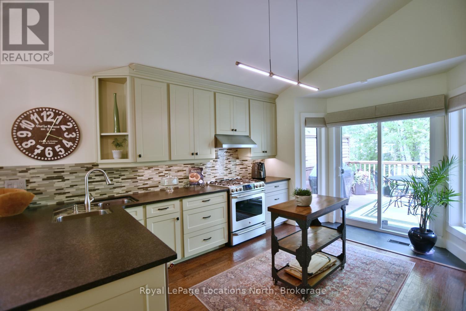 8 HICKORY STREET - 16
