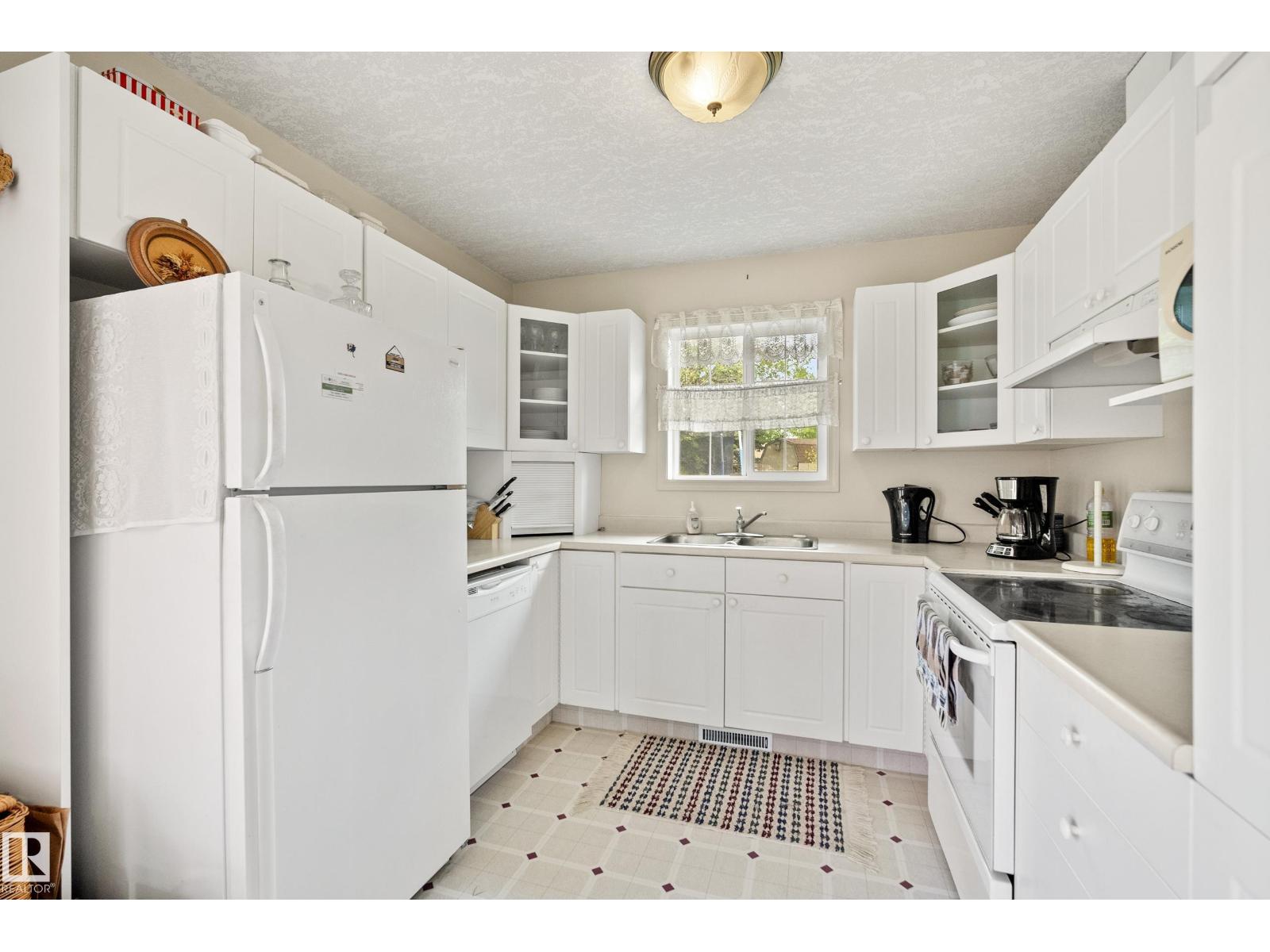 5011 64 ST - 21