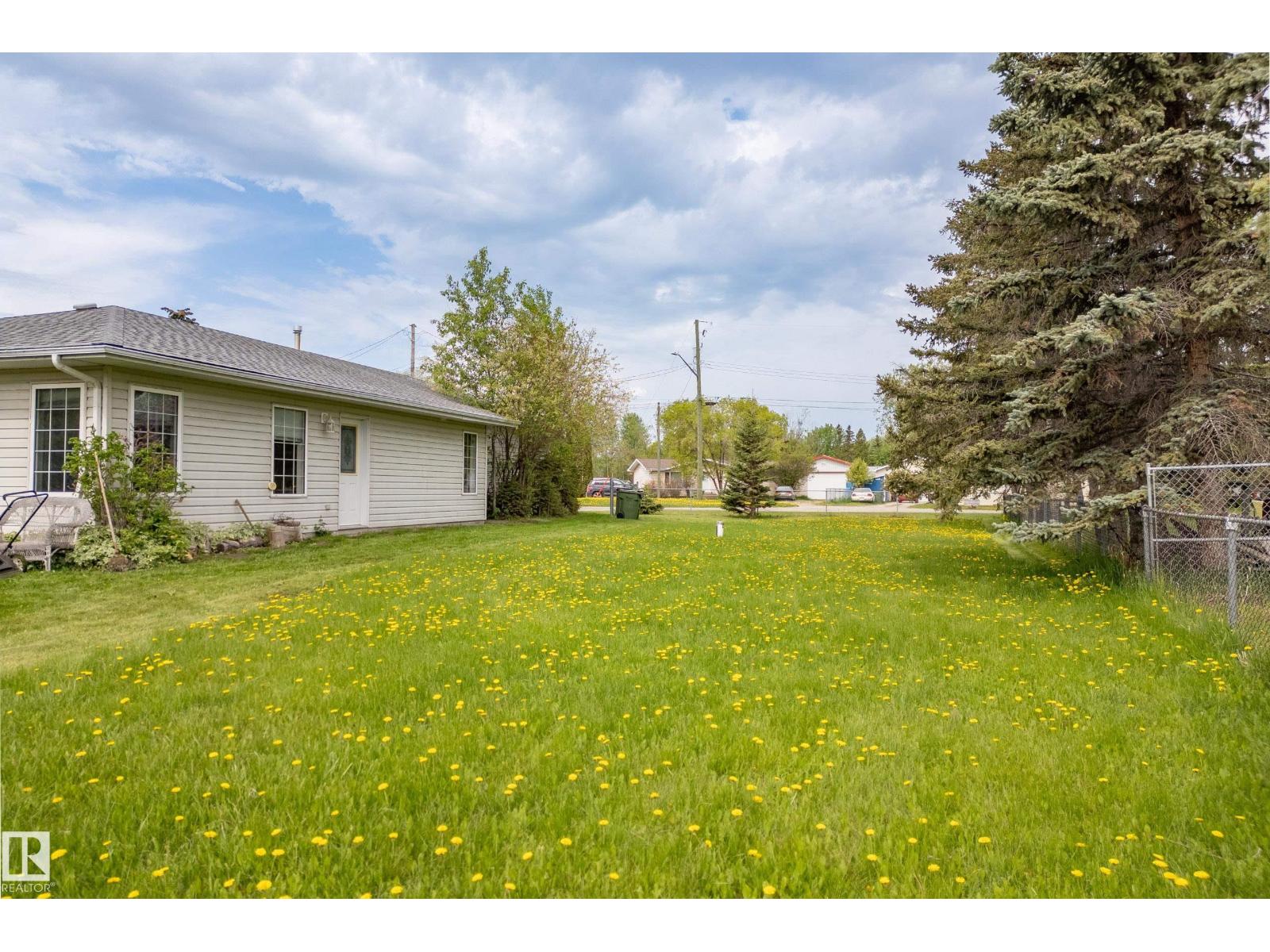5011 64 ST - 5