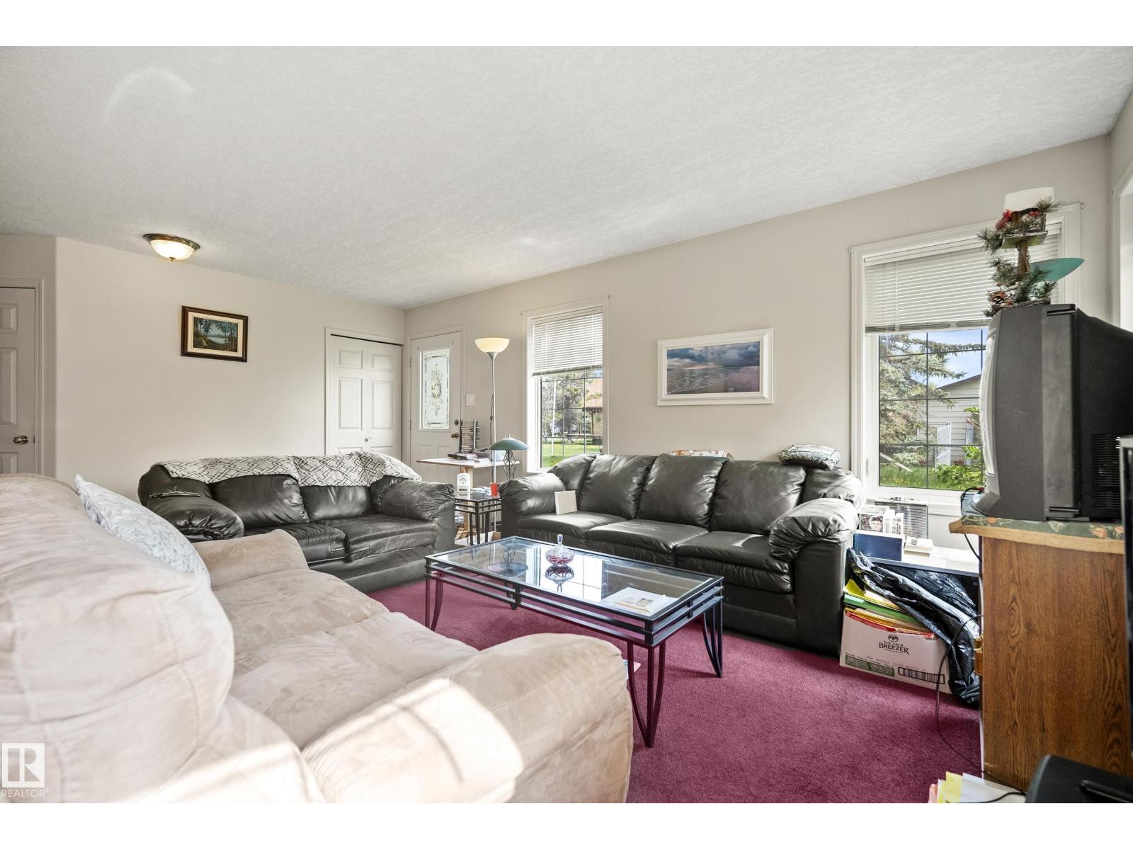 5011 64 ST - 15