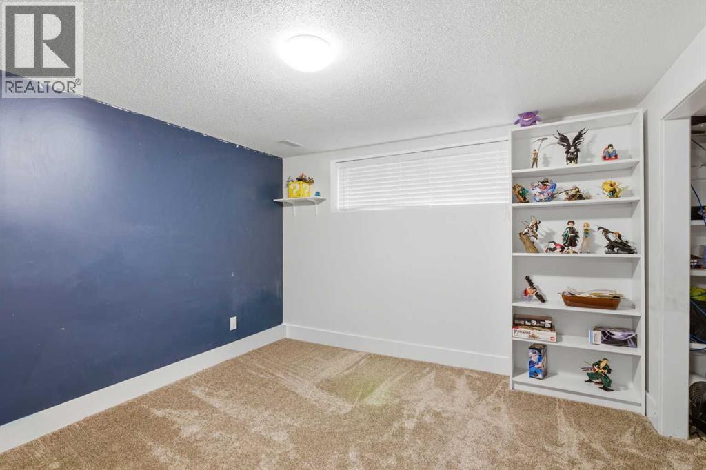 527 Athlone Road SE - 27