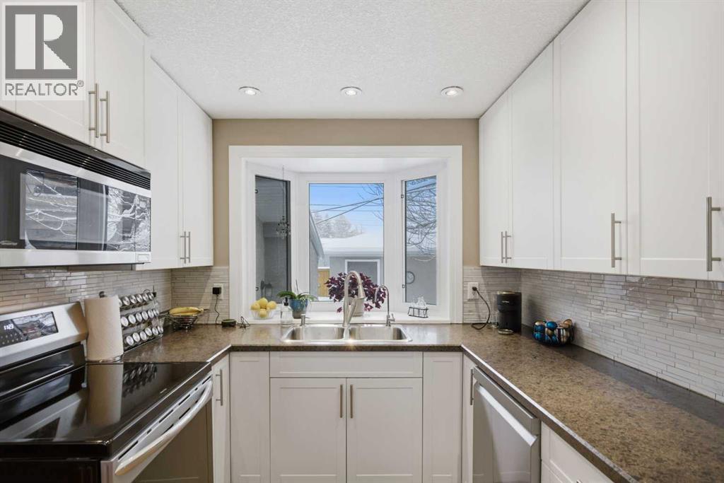 527 Athlone Road SE - 16