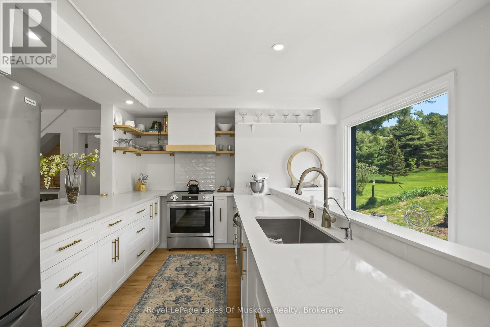 204 BEAUMONT DRIVE - 23