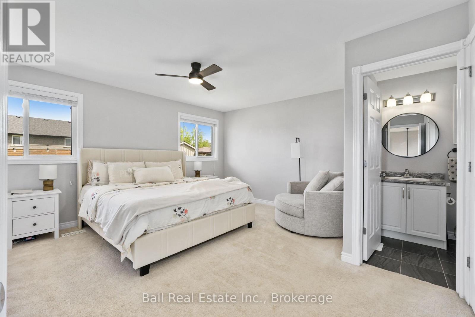 8 DARRELL DRAIN CRESCENT - 32