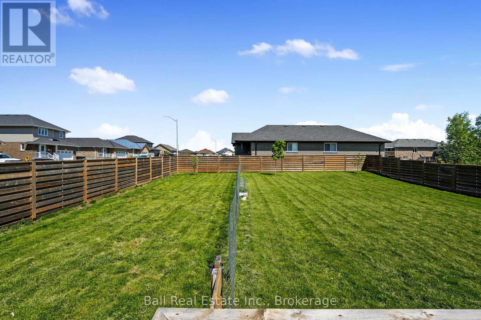8 DARRELL DRAIN CRESCENT - 46