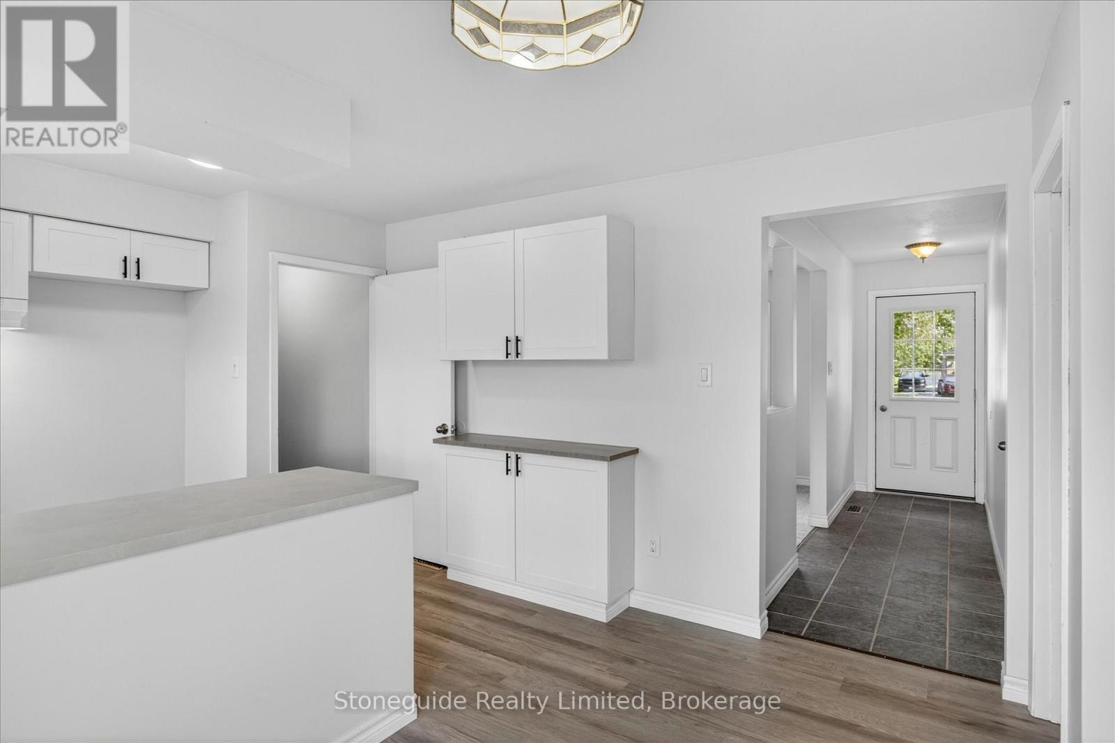 667 SKYLINE ROAD - 12