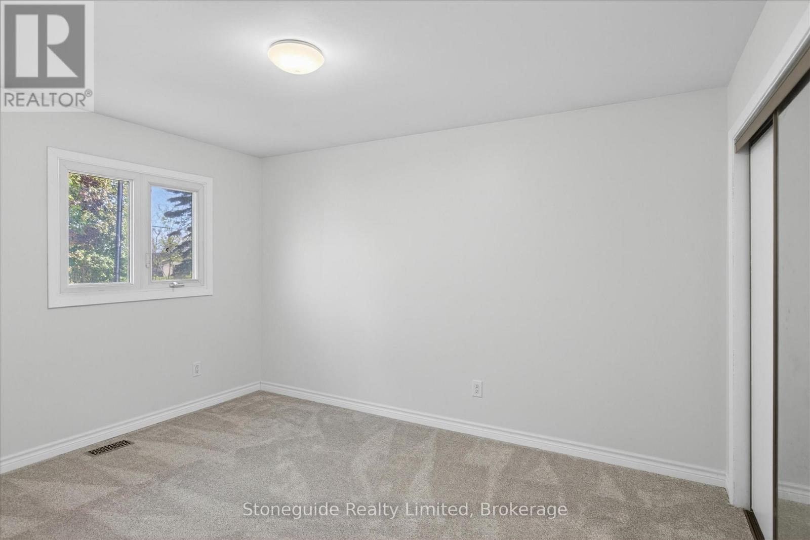 667 SKYLINE ROAD - 19
