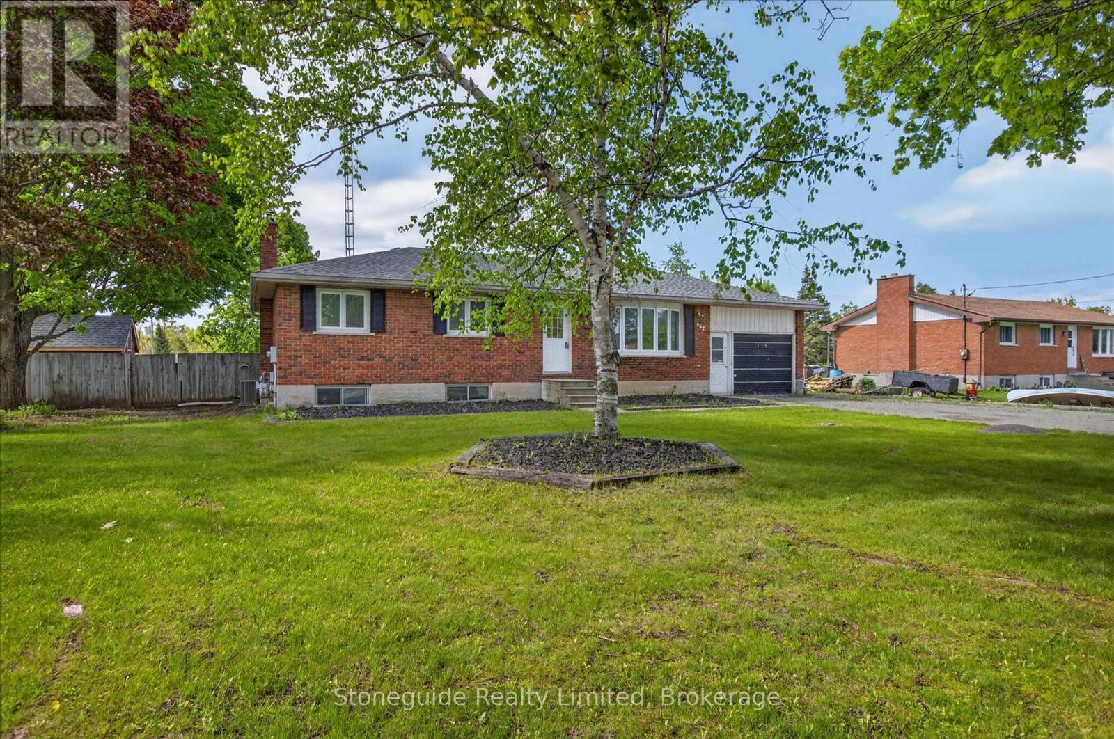 667 SKYLINE ROAD - Image 2