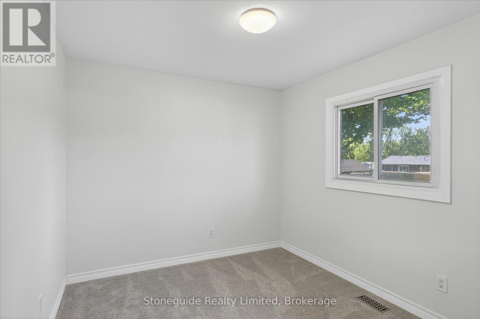 667 SKYLINE ROAD - 22