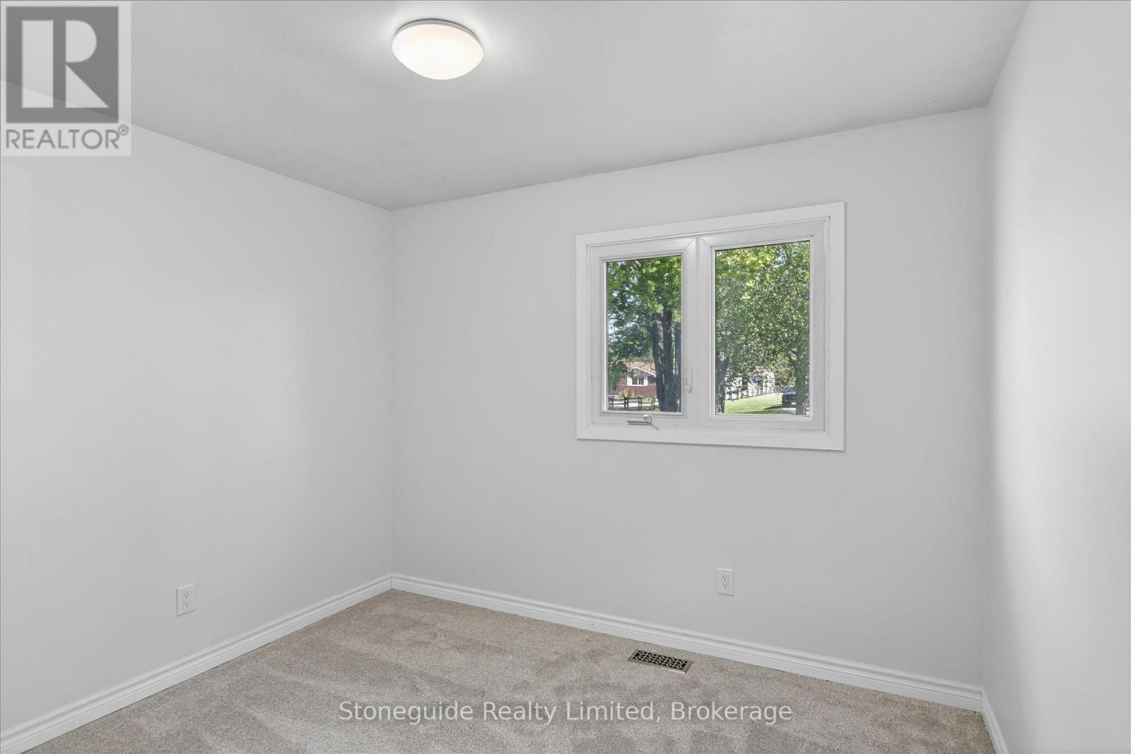 667 SKYLINE ROAD - 24