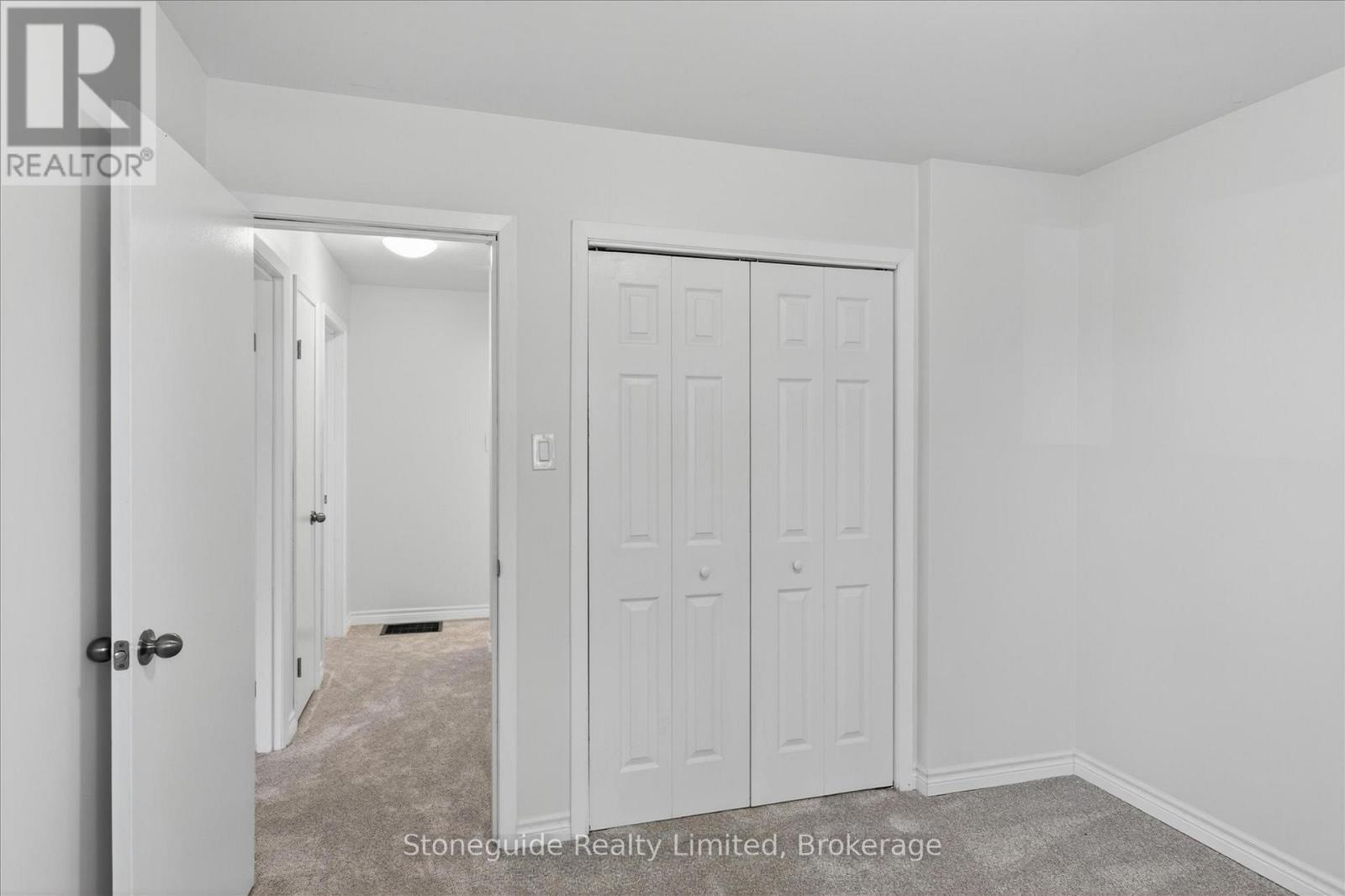 667 SKYLINE ROAD - 25