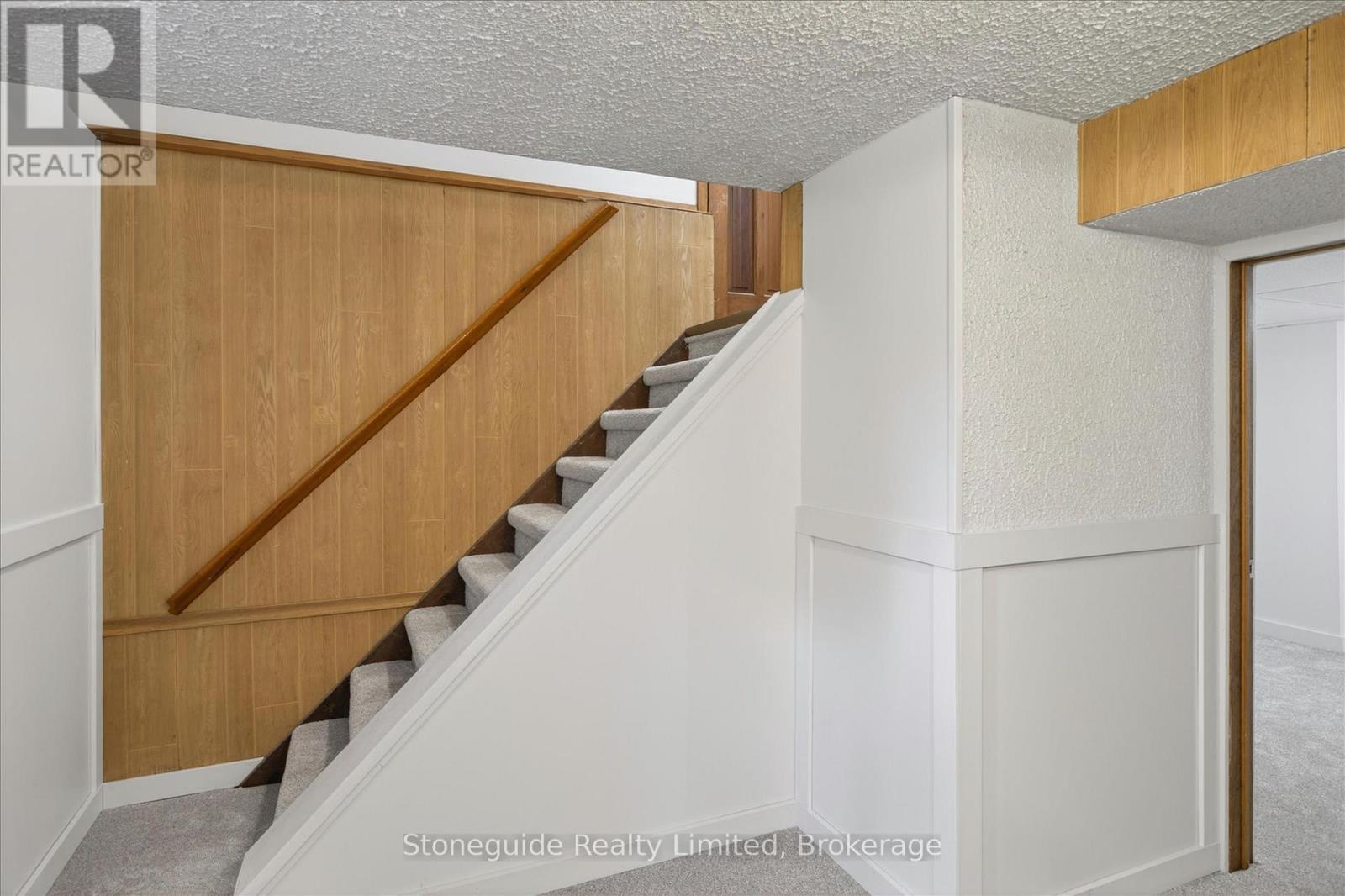 667 SKYLINE ROAD - 26
