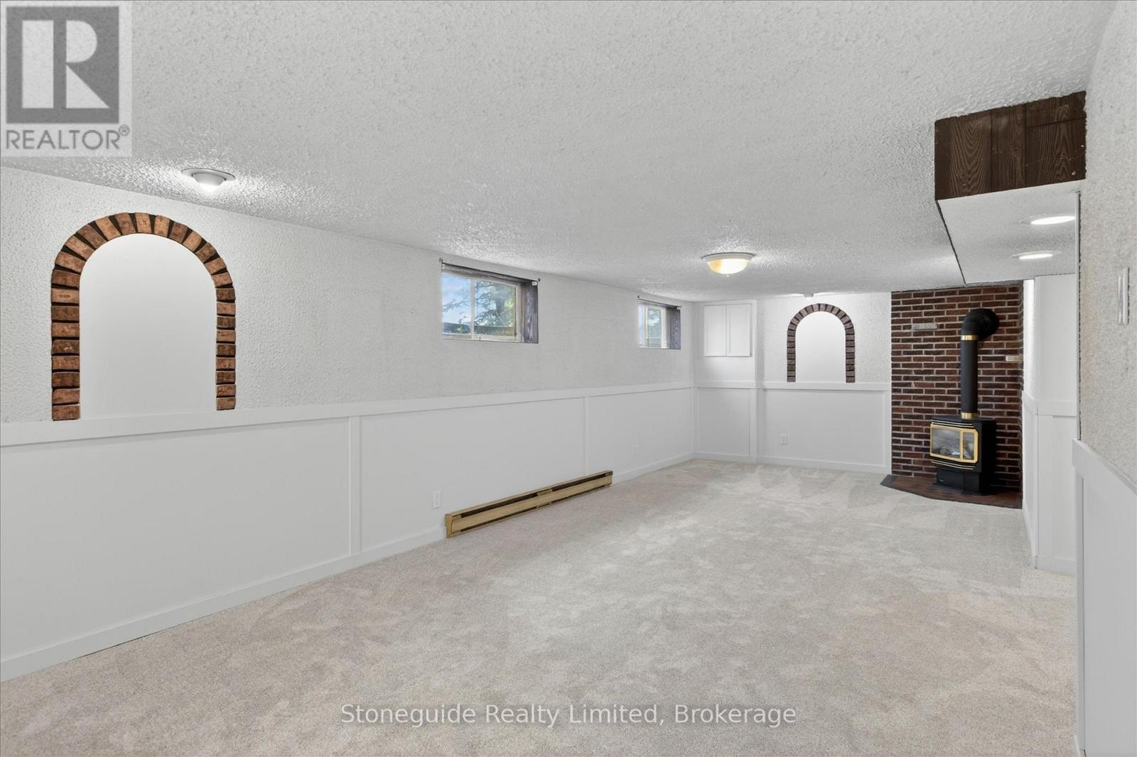 667 SKYLINE ROAD - 27