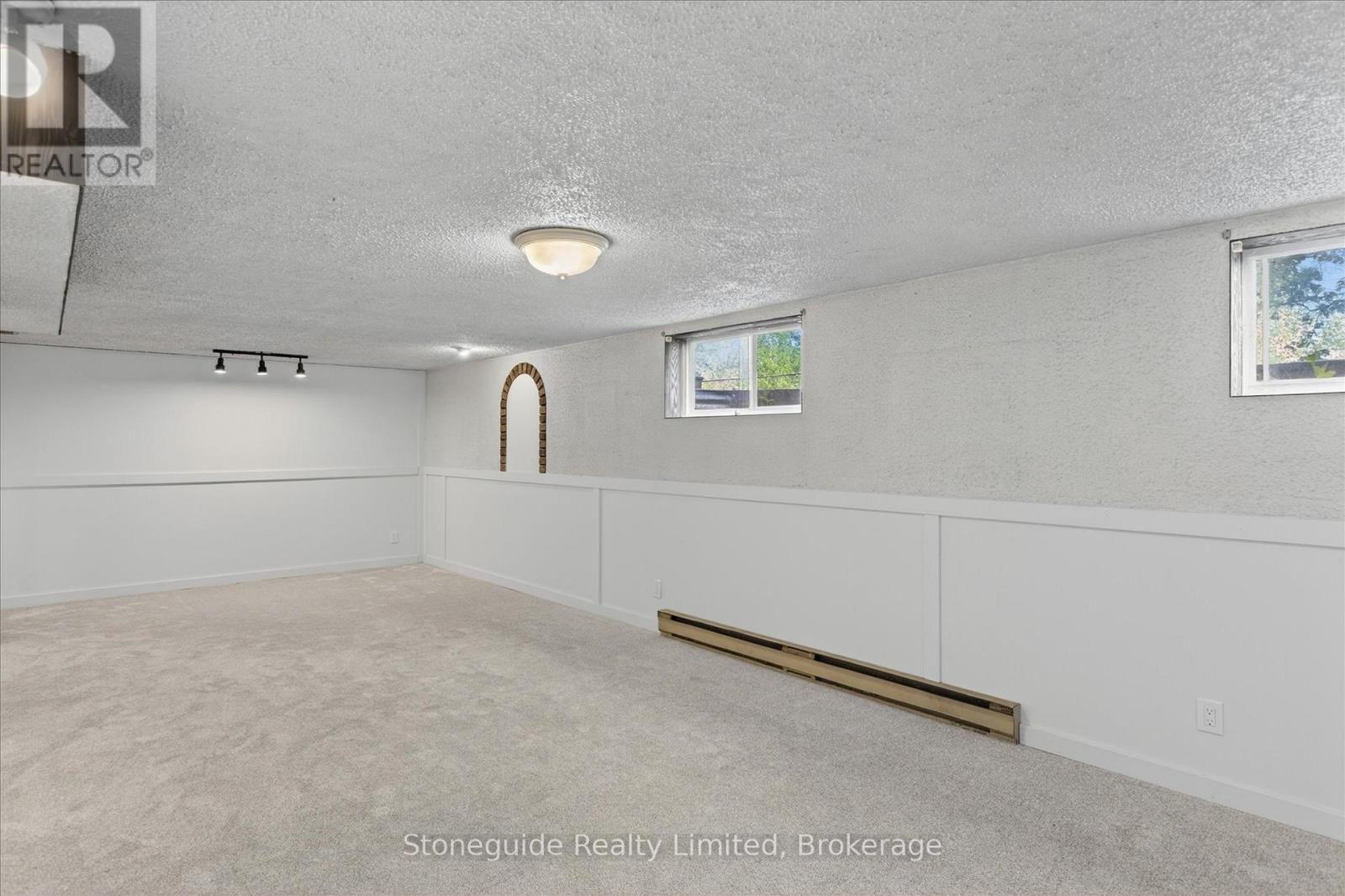 667 SKYLINE ROAD - 30
