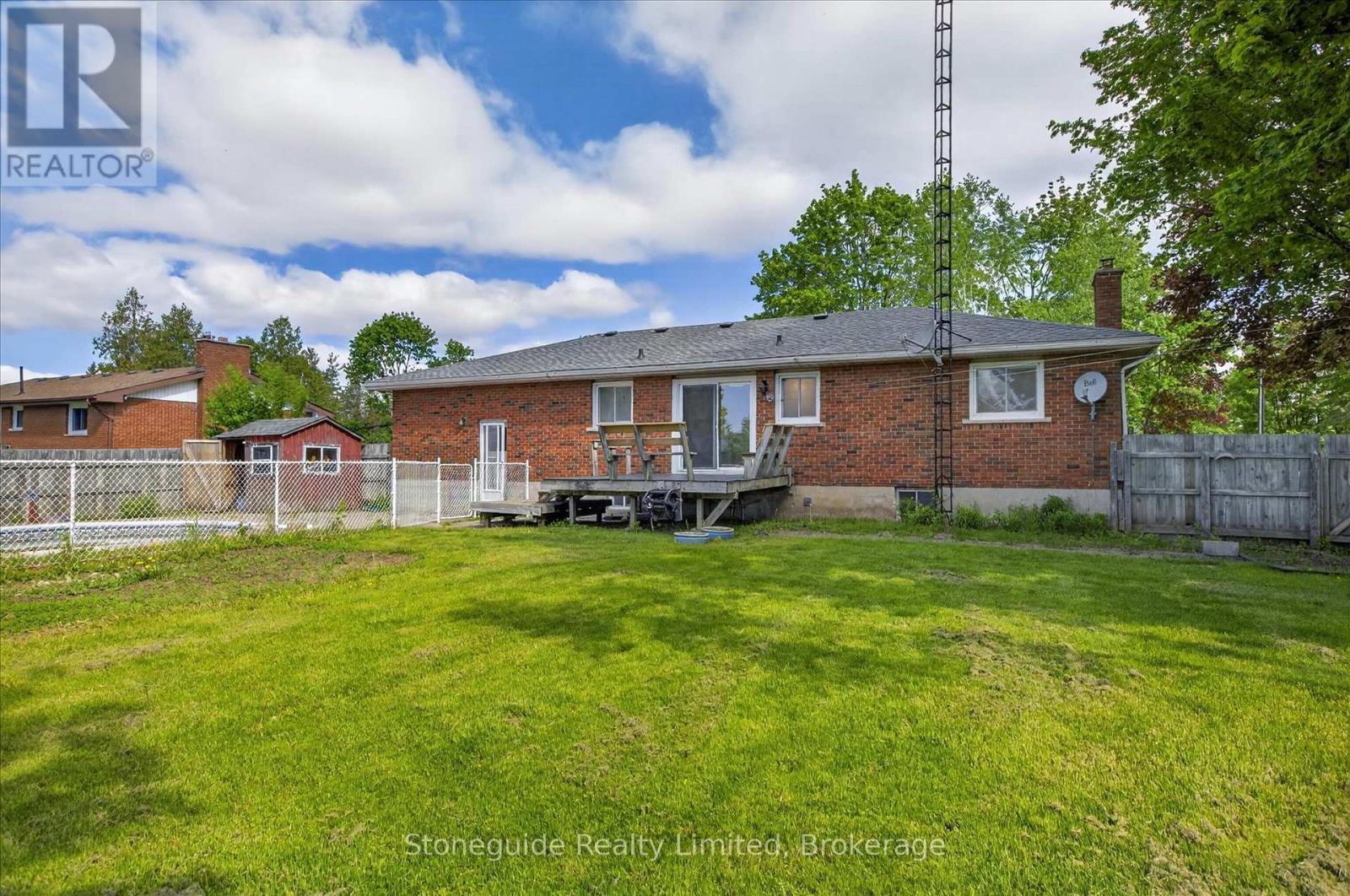 667 SKYLINE ROAD - 36