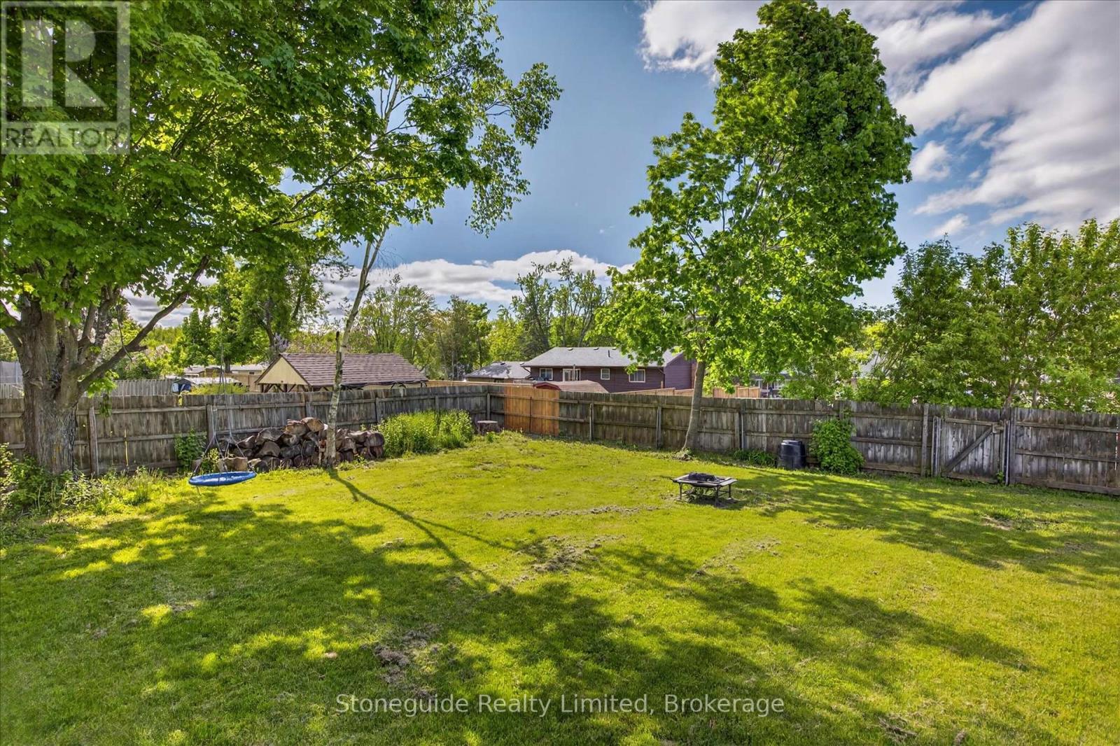 667 SKYLINE ROAD - 40
