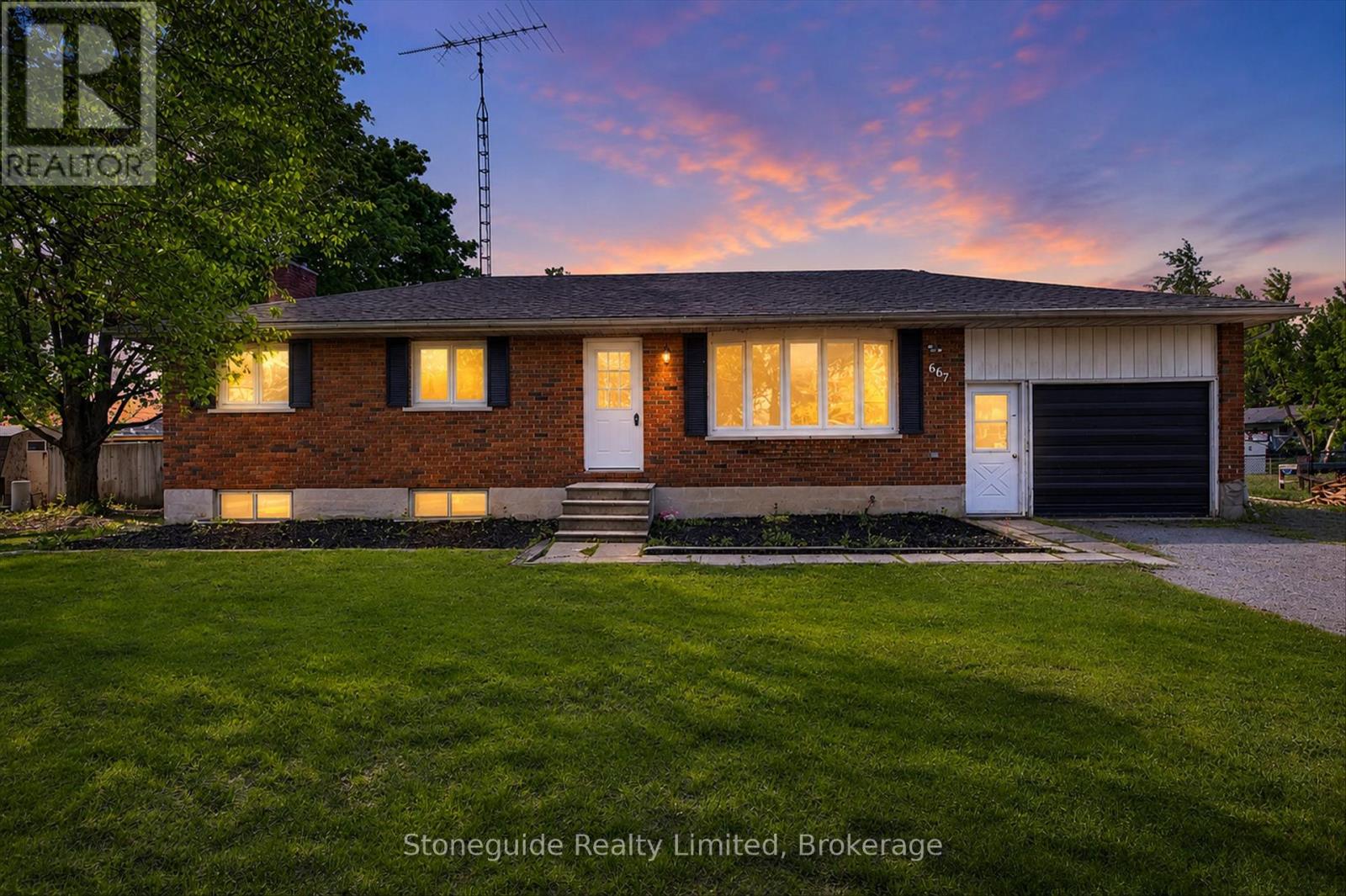 667 SKYLINE ROAD - 45