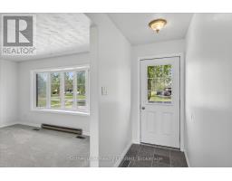Foyer - 667 Skyline Road, Selwyn, ON K0L1T0 Photo 6