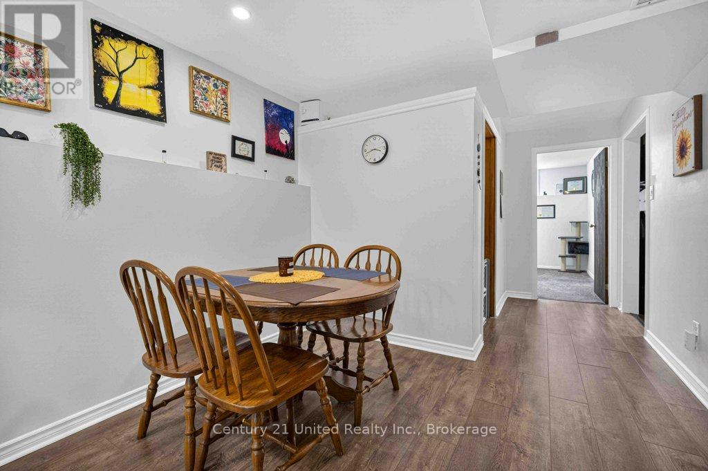 1255 HUNTINGTON CIRCLE - 24