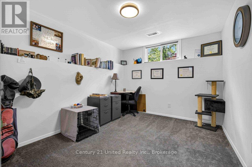 1255 HUNTINGTON CIRCLE - 29