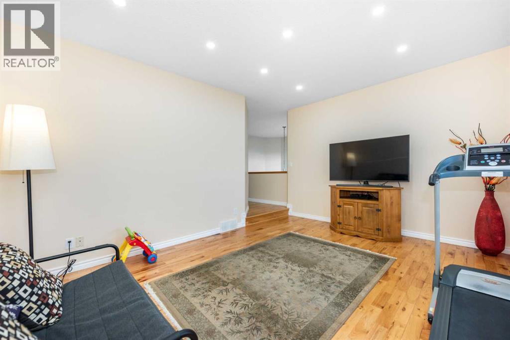 138 Panamount Crescent NW - 21